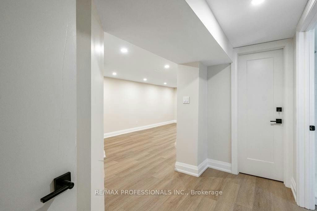 Bsmt-1327 Royal Drive, Burlington, ON, L7P 2G7 - 13