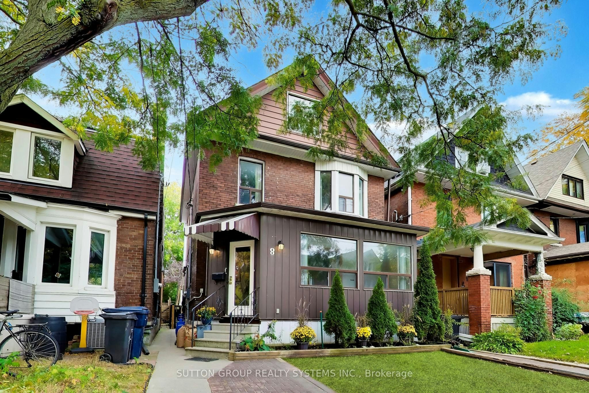8 Alhambra Avenue, Toronto, ON, M6R 2S3