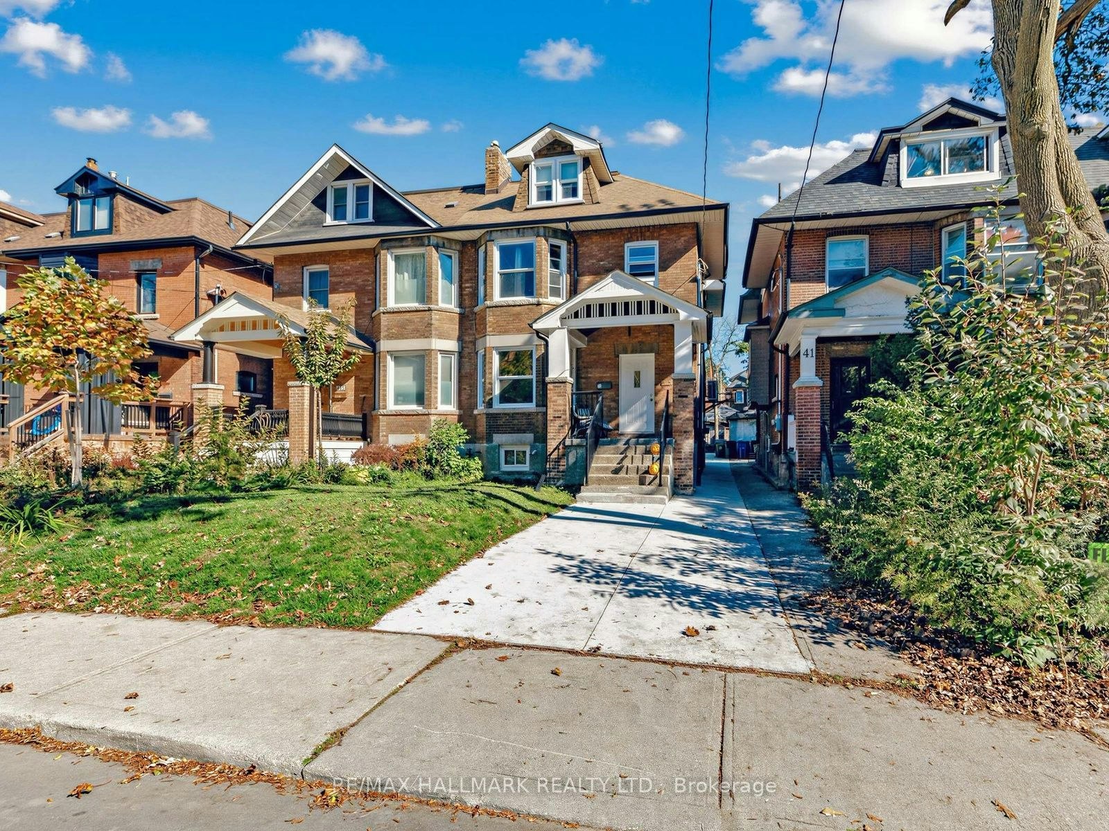 1-43 Highview Crescent, Toronto, ON, M6H 2Y3