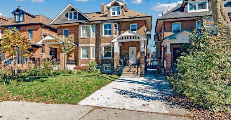 1-43 Highview Crescent, Toronto, ON, M6H 2Y3