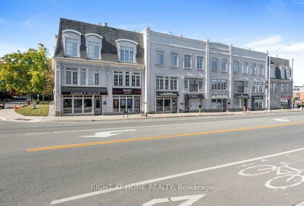 5-121 Lakeshore Road W, Oakville, ON, L6K 1E2
