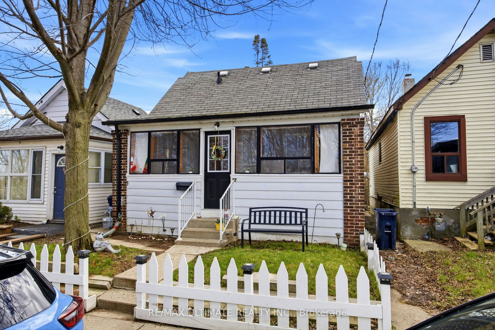 82 Beechwood Avenue, Toronto, ON, M6N 4T3