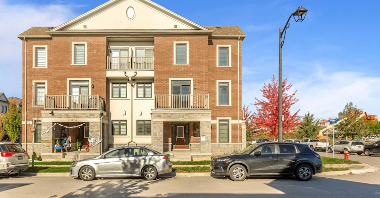 1260 Restivo Lane, Milton, ON, L9E 1J9 - 2