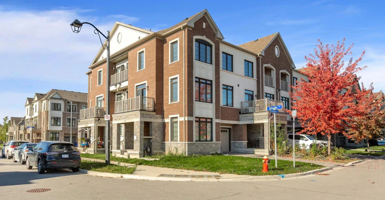 1260 Restivo Lane, Milton, ON, L9E 1J9 - 4