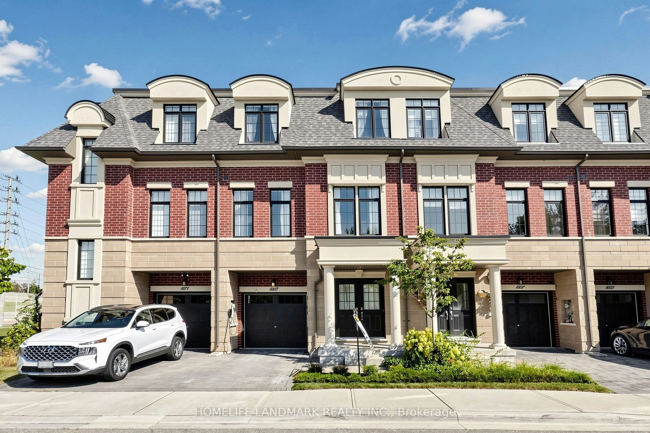 1669 Vellore Crescent, Mississauga, ON, L5G 0C3