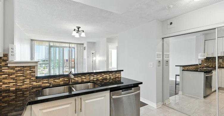 607-2585 Erin Centre Boulevard, Mississauga, ON, L5M 6Z7 - 10