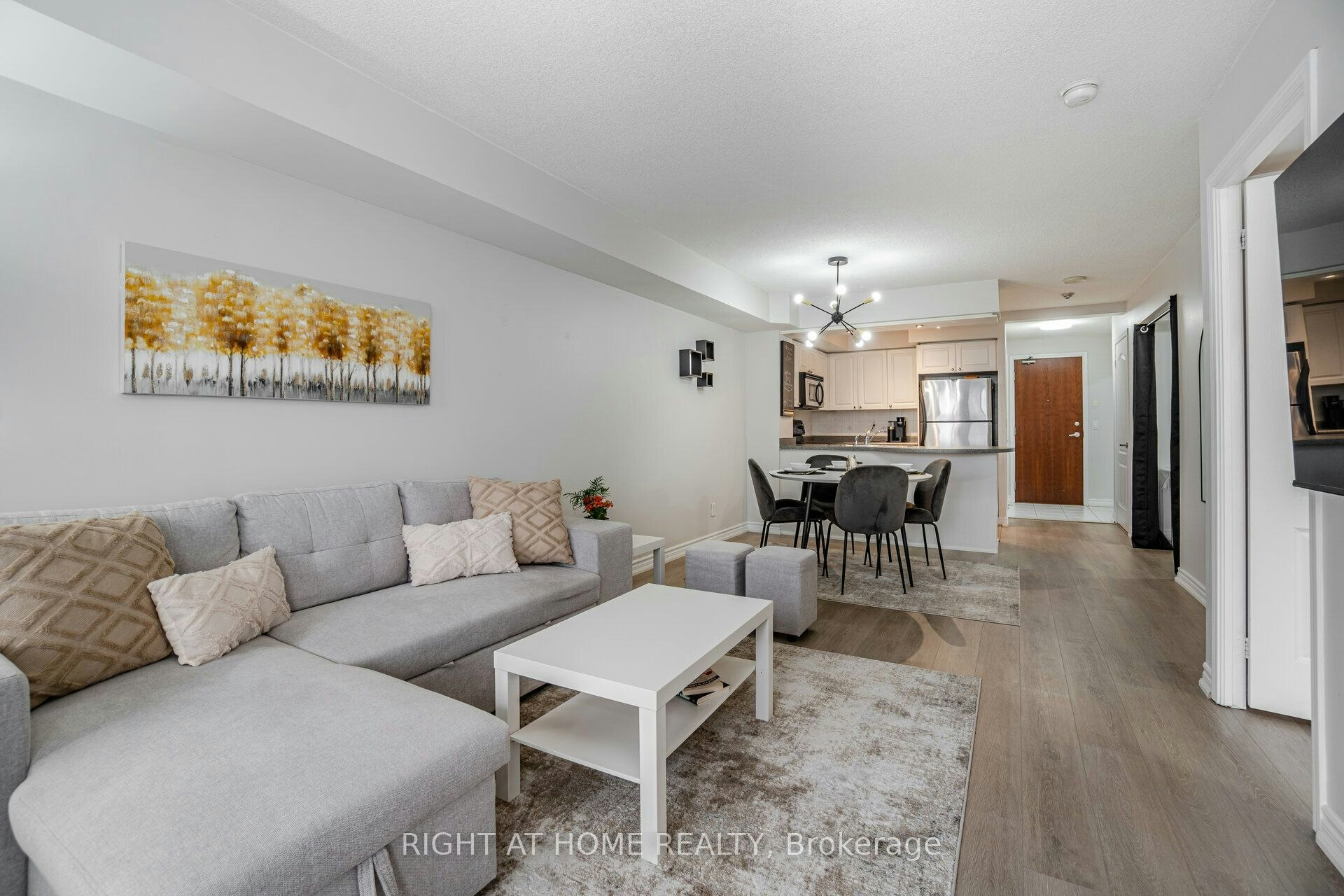 2109-4090 Living Arts Drive, Mississauga, ON, L5B 4M8 - 2