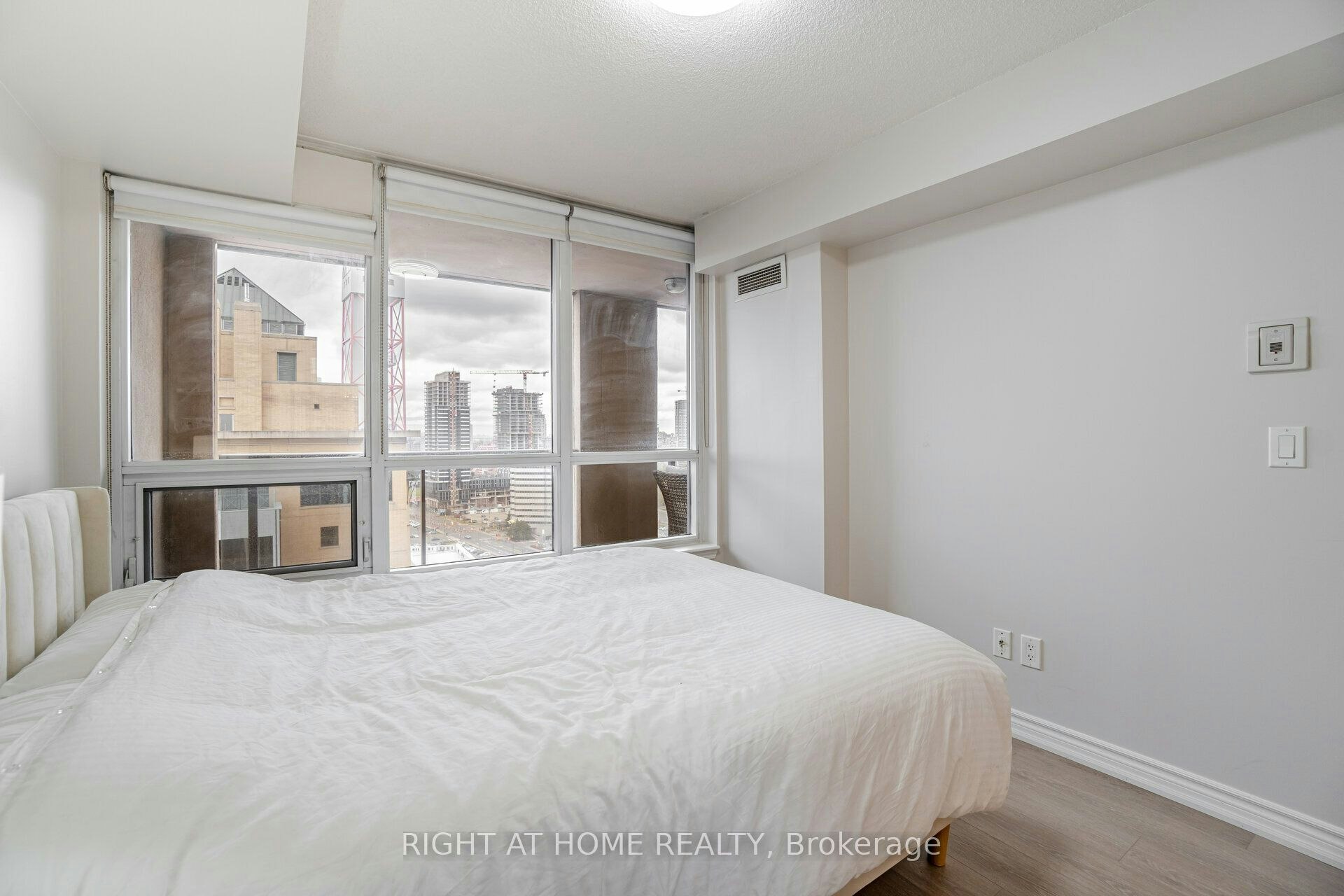 2109-4090 Living Arts Drive, Mississauga, ON, L5B 4M8 - 18