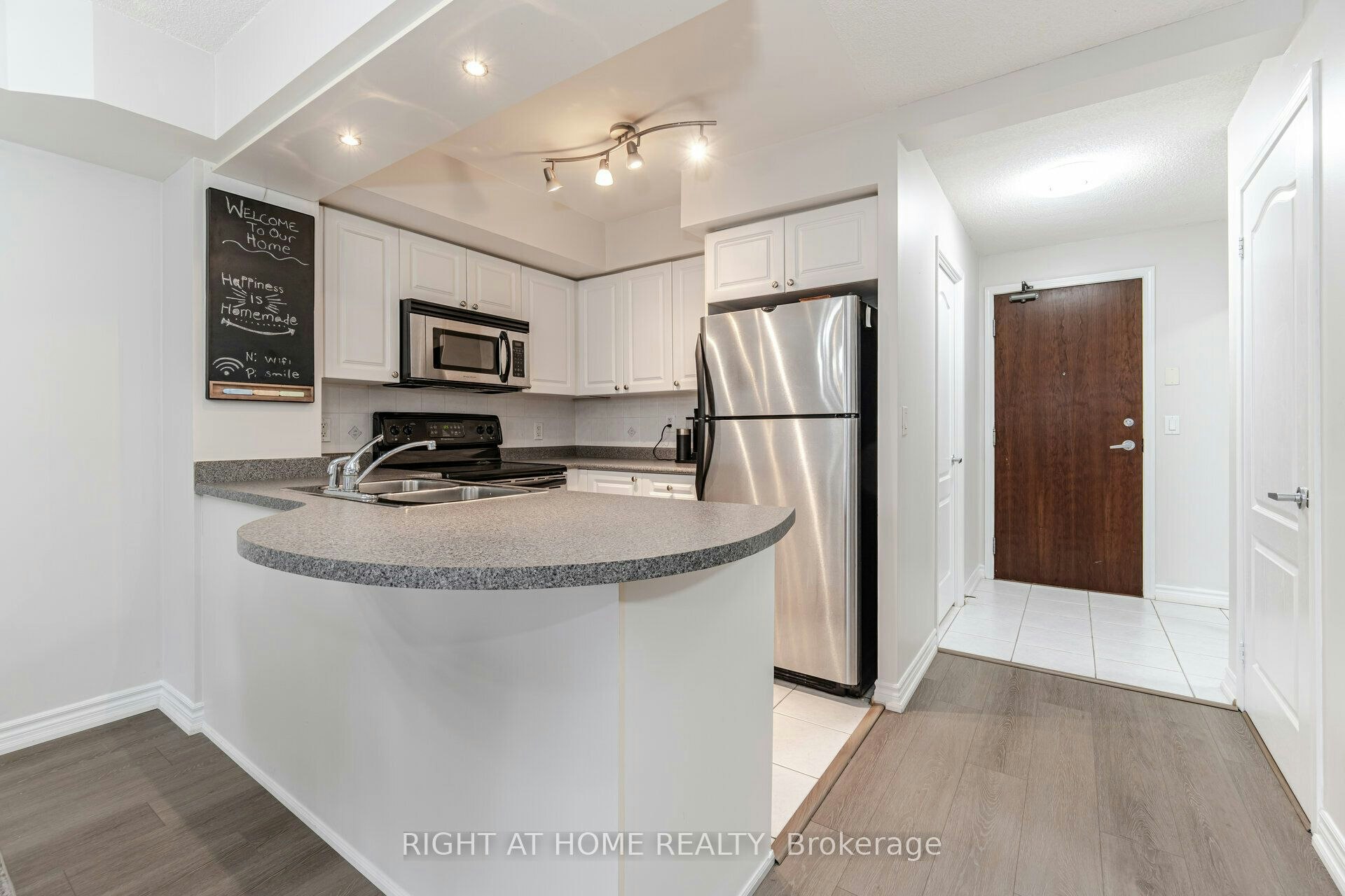 2109-4090 Living Arts Drive, Mississauga, ON, L5B 4M8 - 3