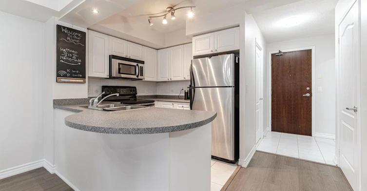 2109-4090 Living Arts Drive, Mississauga, ON, L5B 4M8 - 3