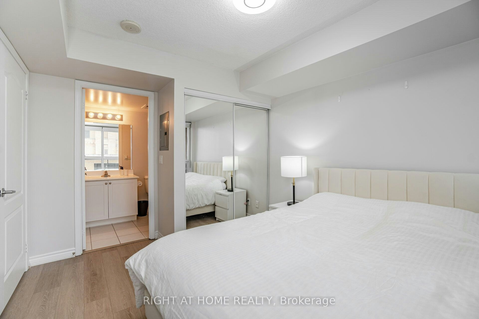2109-4090 Living Arts Drive, Mississauga, ON, L5B 4M8 - 16