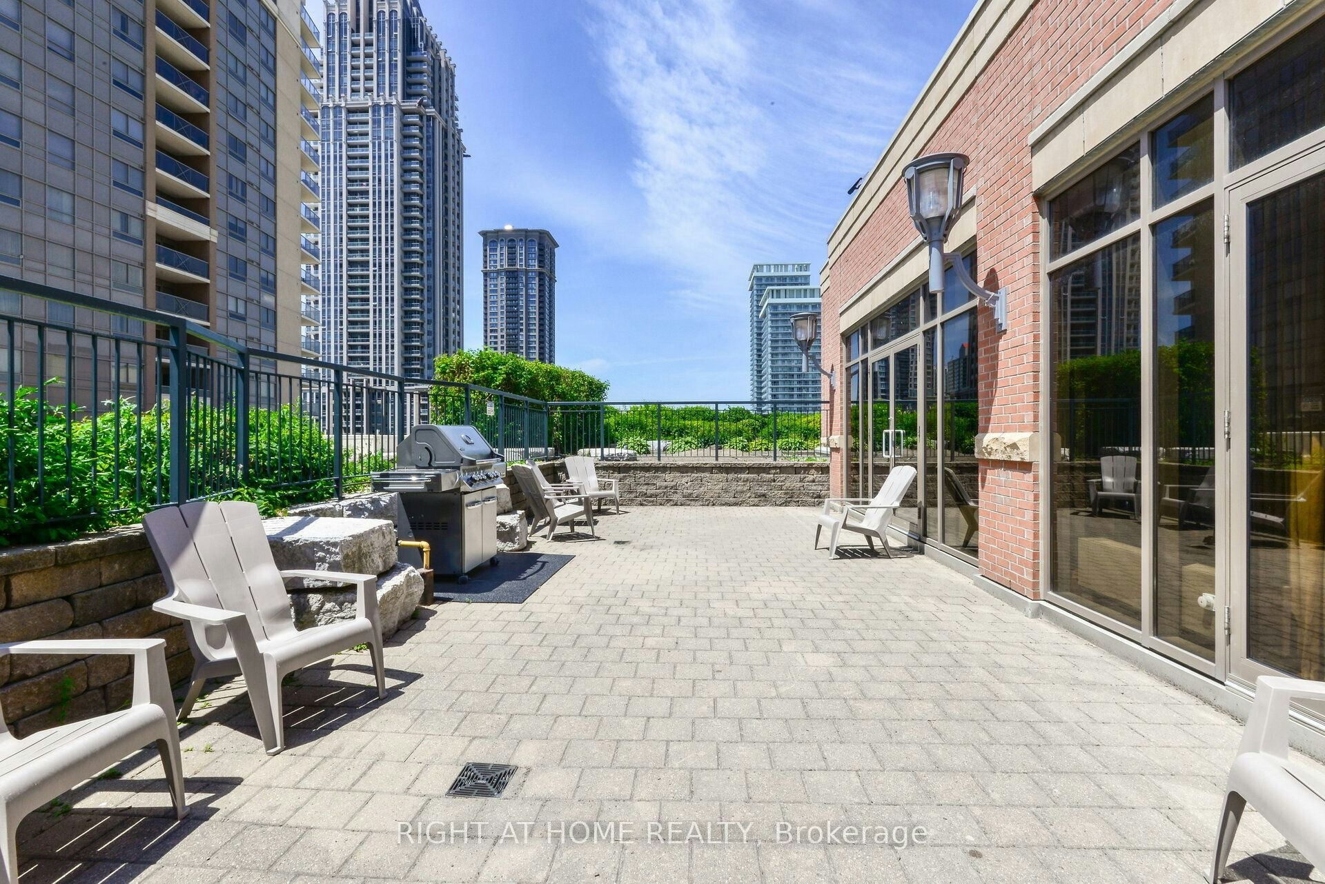 2109-4090 Living Arts Drive, Mississauga, ON, L5B 4M8 - 27