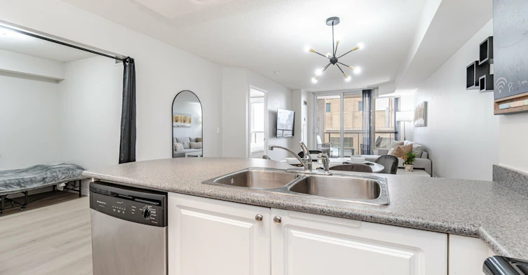 2109-4090 Living Arts Drive, Mississauga, ON, L5B 4M8 - 5
