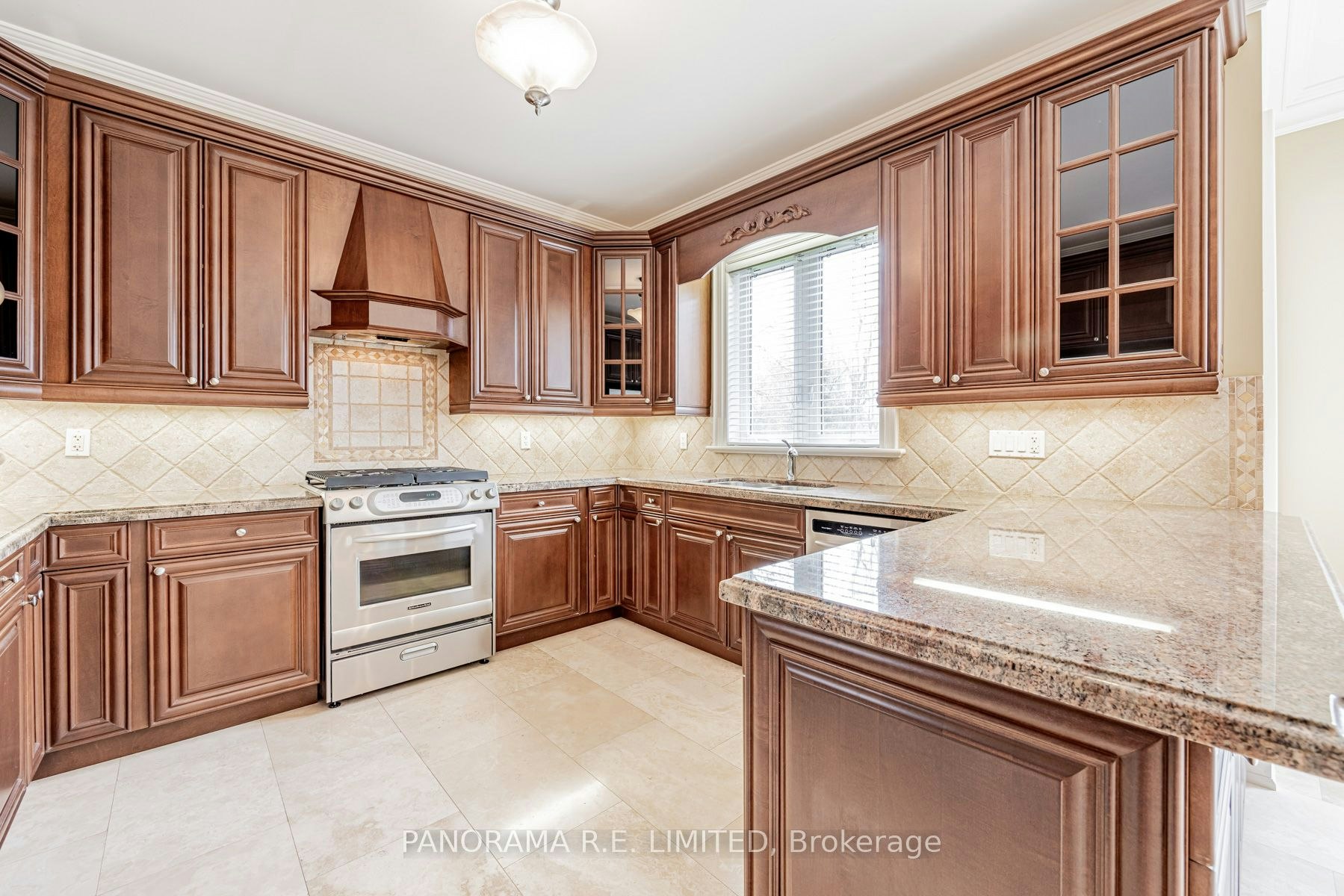 51 Mattice Avenue, Toronto, ON, M9B 1T1 - 7