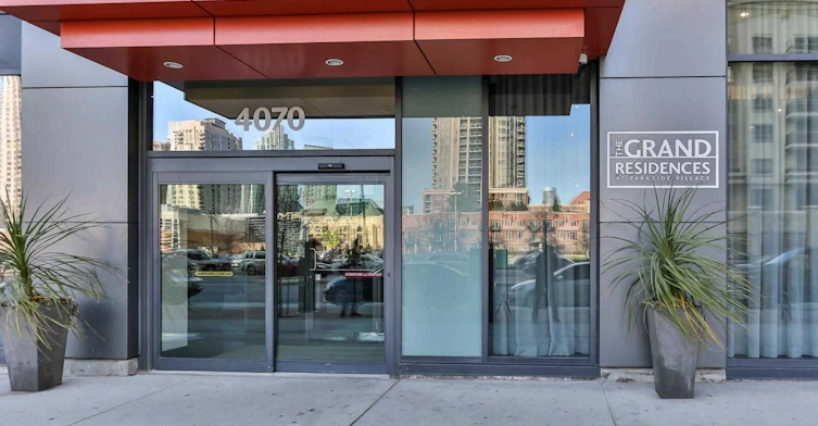 4001-4070 Confederation Parkway, Mississauga, ON, L5B 0E9 - 2