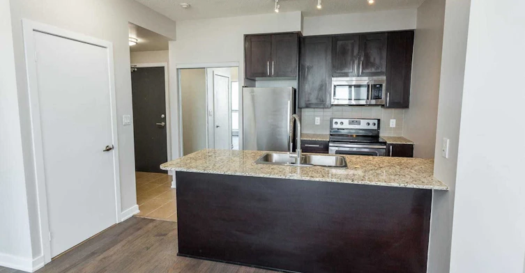 4001-4070 Confederation Parkway, Mississauga, ON, L5B 0E9 - 4
