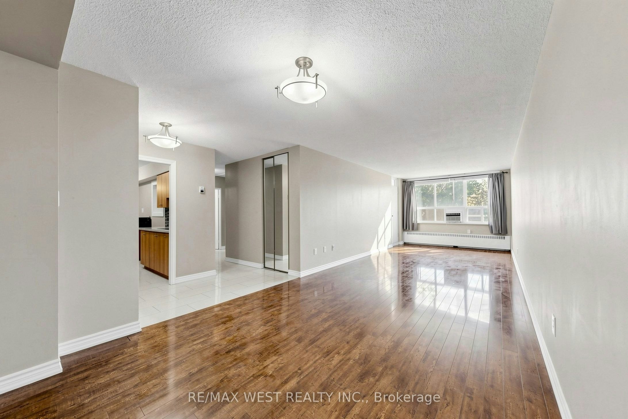 102-370 Dixon Road, Toronto, ON, M9R 1T2 - 11