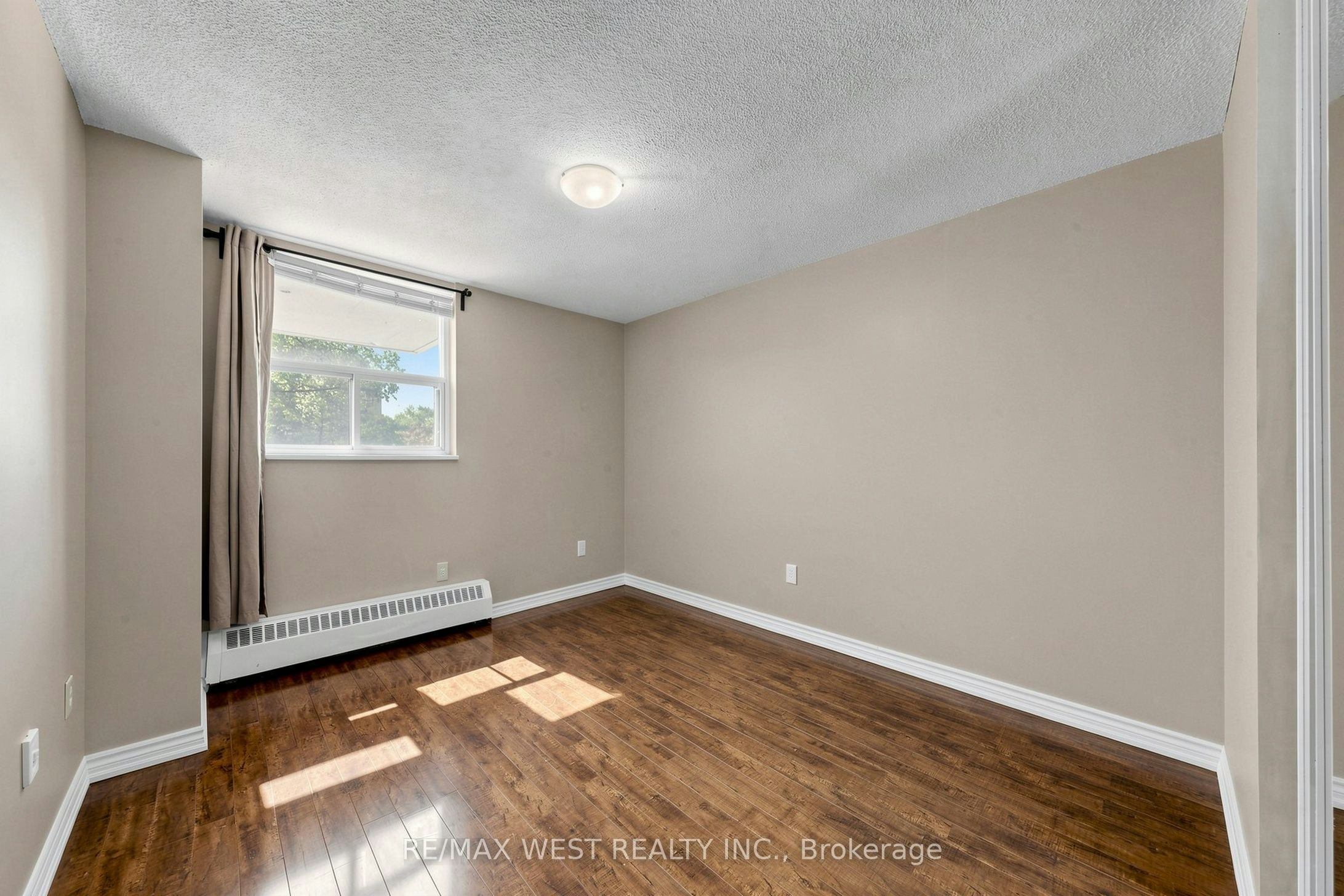 102-370 Dixon Road, Toronto, ON, M9R 1T2 - 16