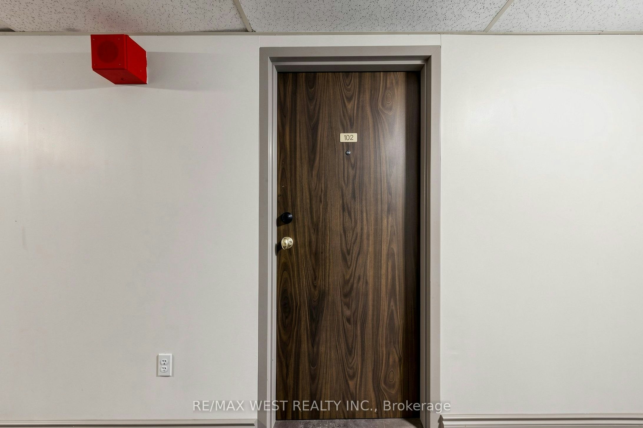 102-370 Dixon Road, Toronto, ON, M9R 1T2 - 2