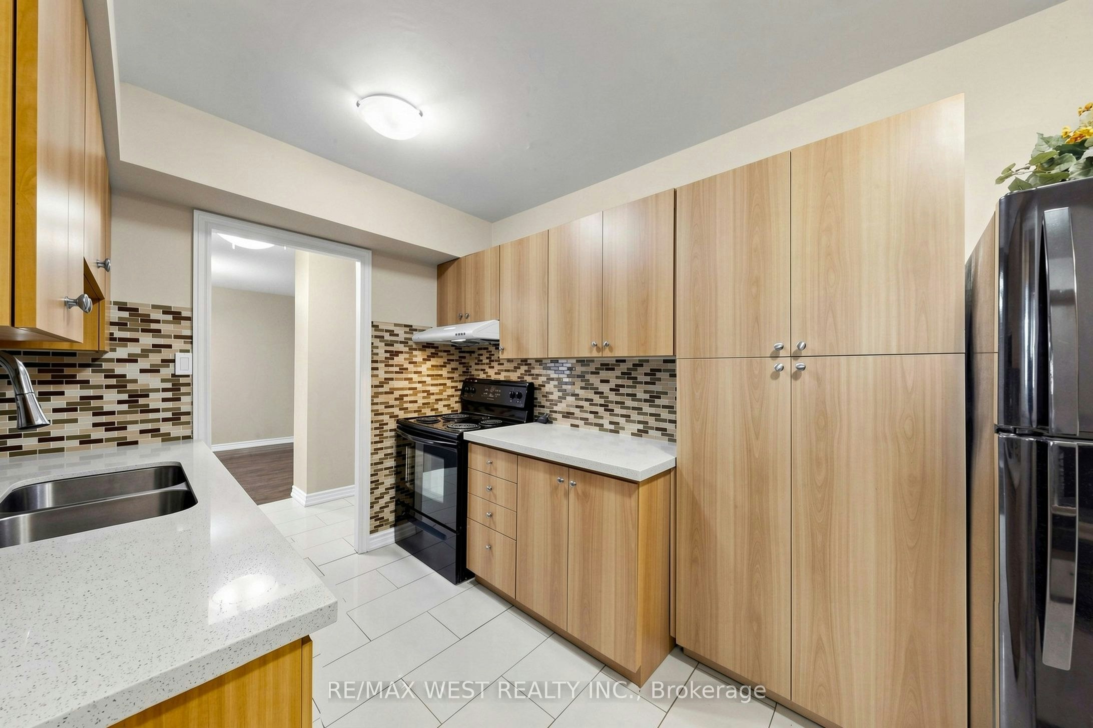 102-370 Dixon Road, Toronto, ON, M9R 1T2 - 7