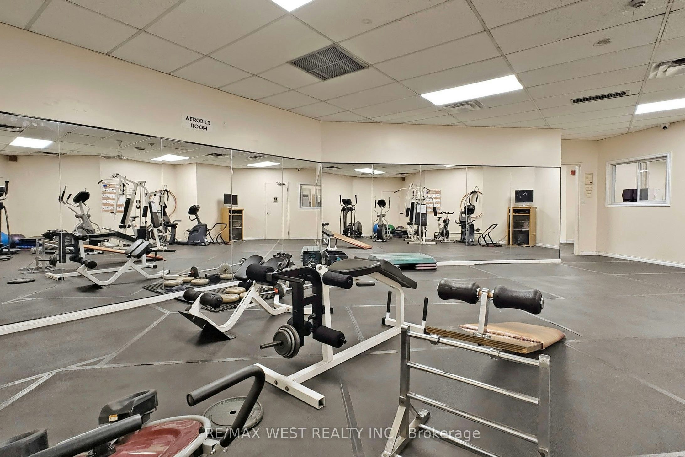 102-370 Dixon Road, Toronto, ON, M9R 1T2 - 35