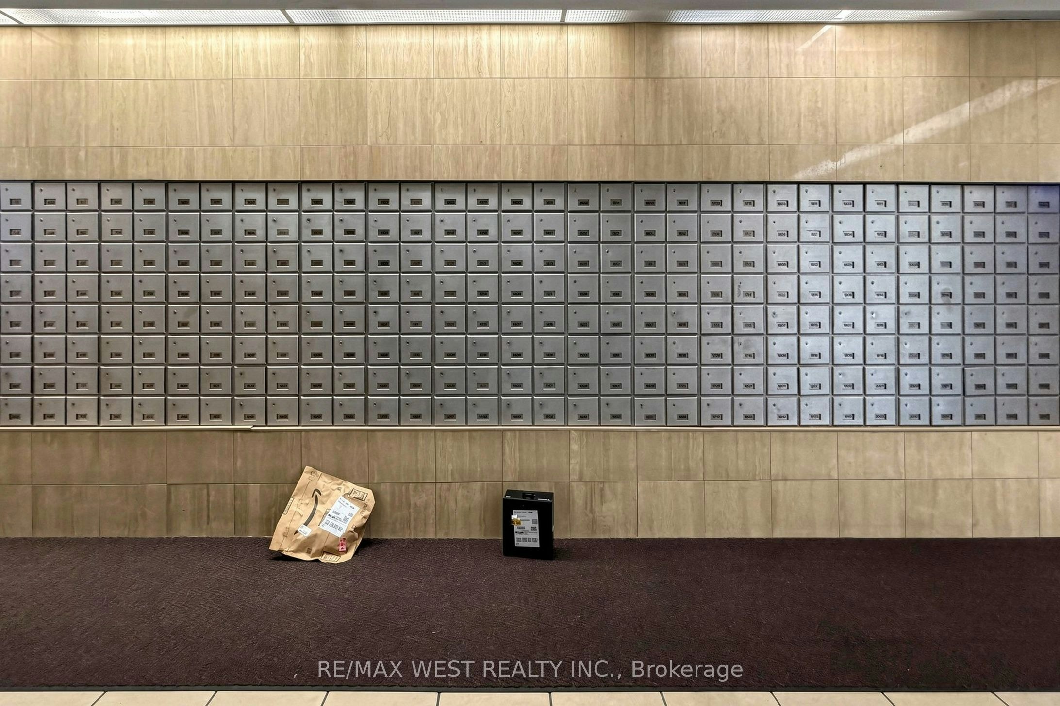 102-370 Dixon Road, Toronto, ON, M9R 1T2 - 32