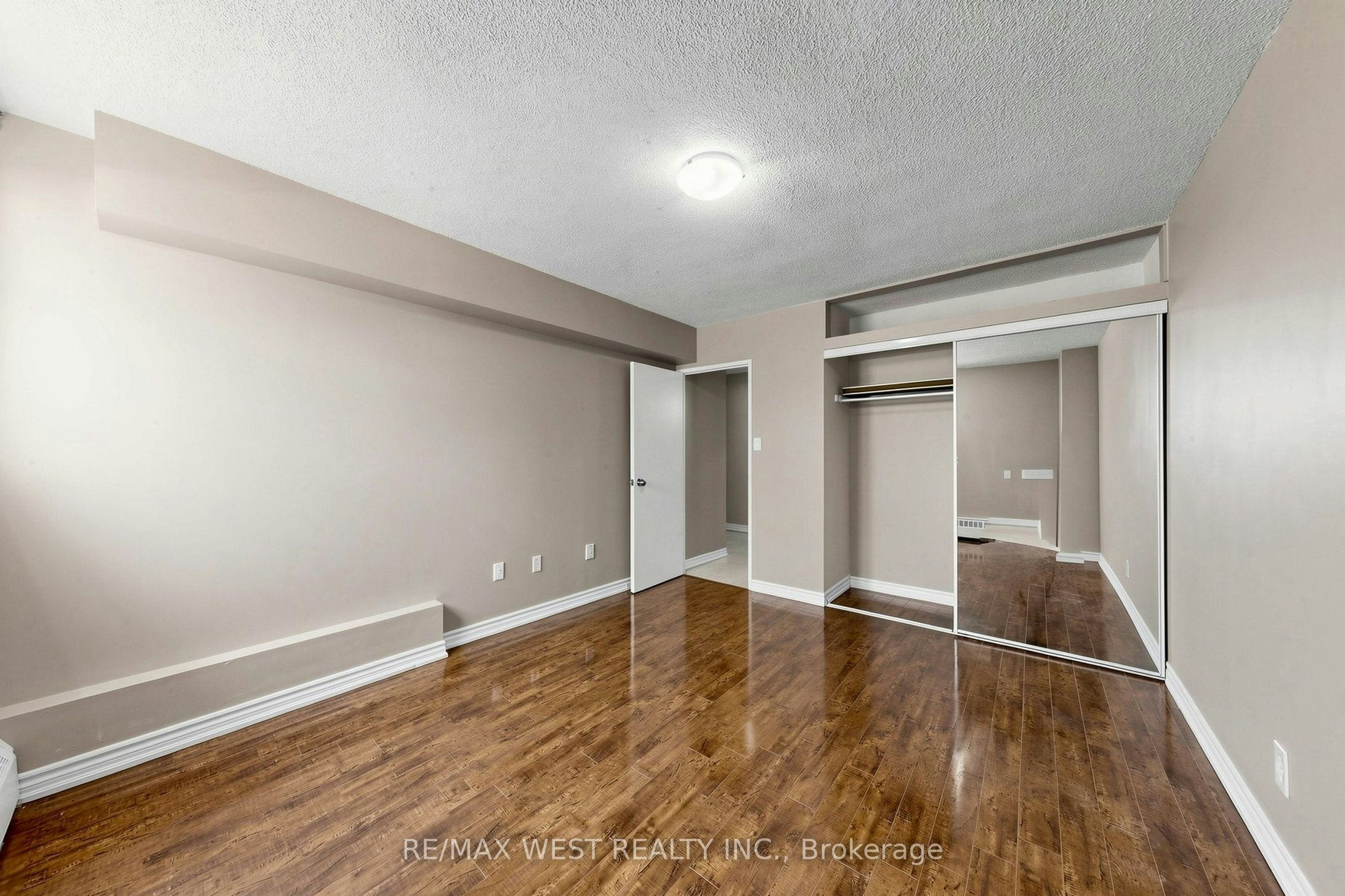 102-370 Dixon Road, Toronto, ON, M9R 1T2 - 25