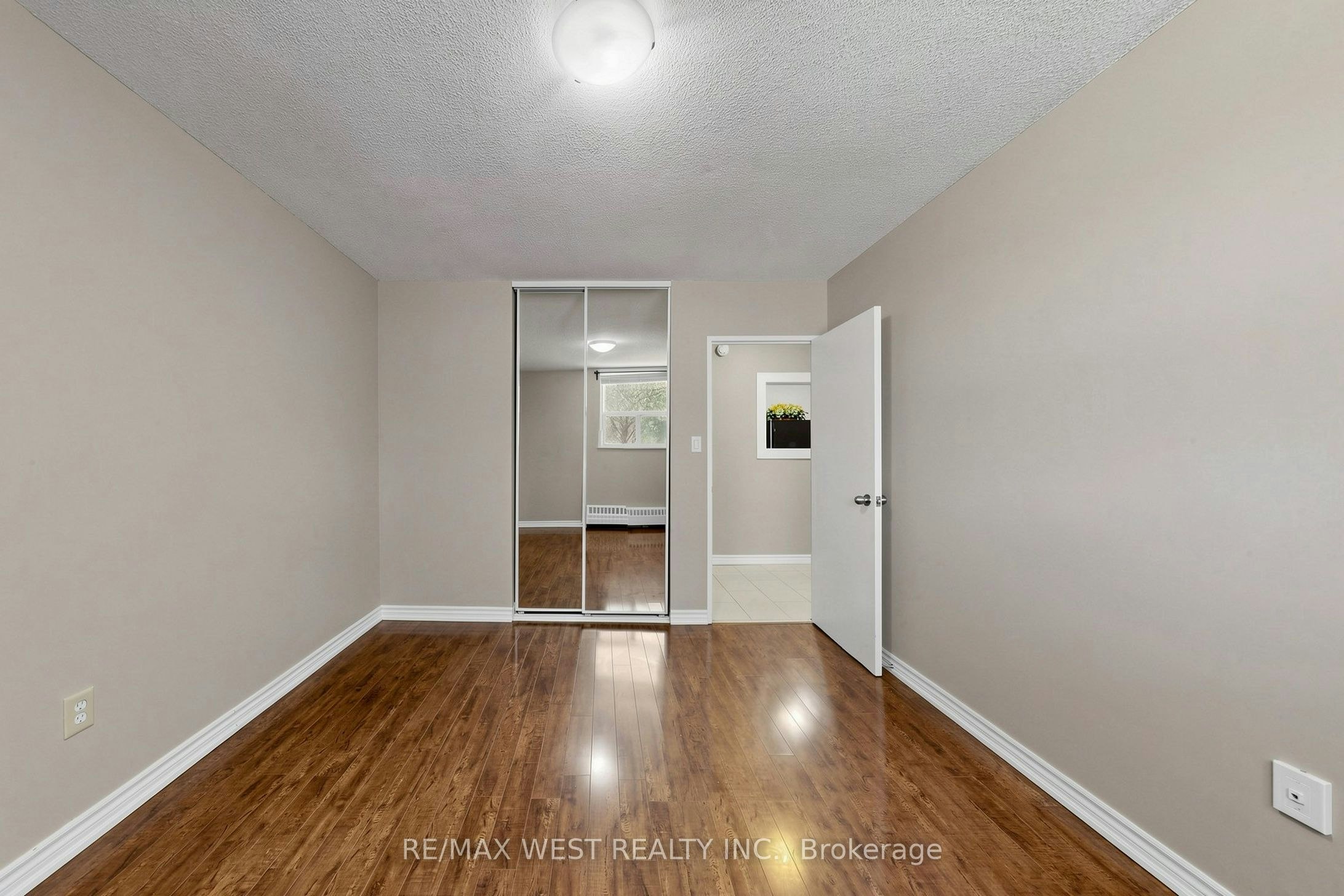 102-370 Dixon Road, Toronto, ON, M9R 1T2 - 19