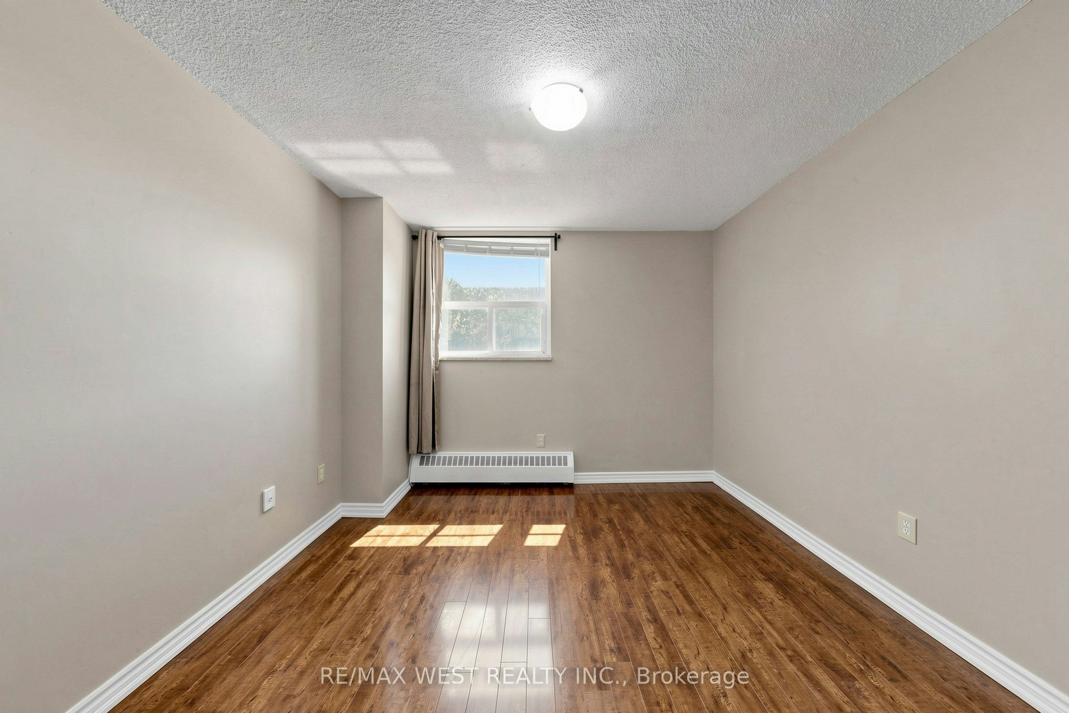 102-370 Dixon Road, Toronto, ON, M9R 1T2 - 17