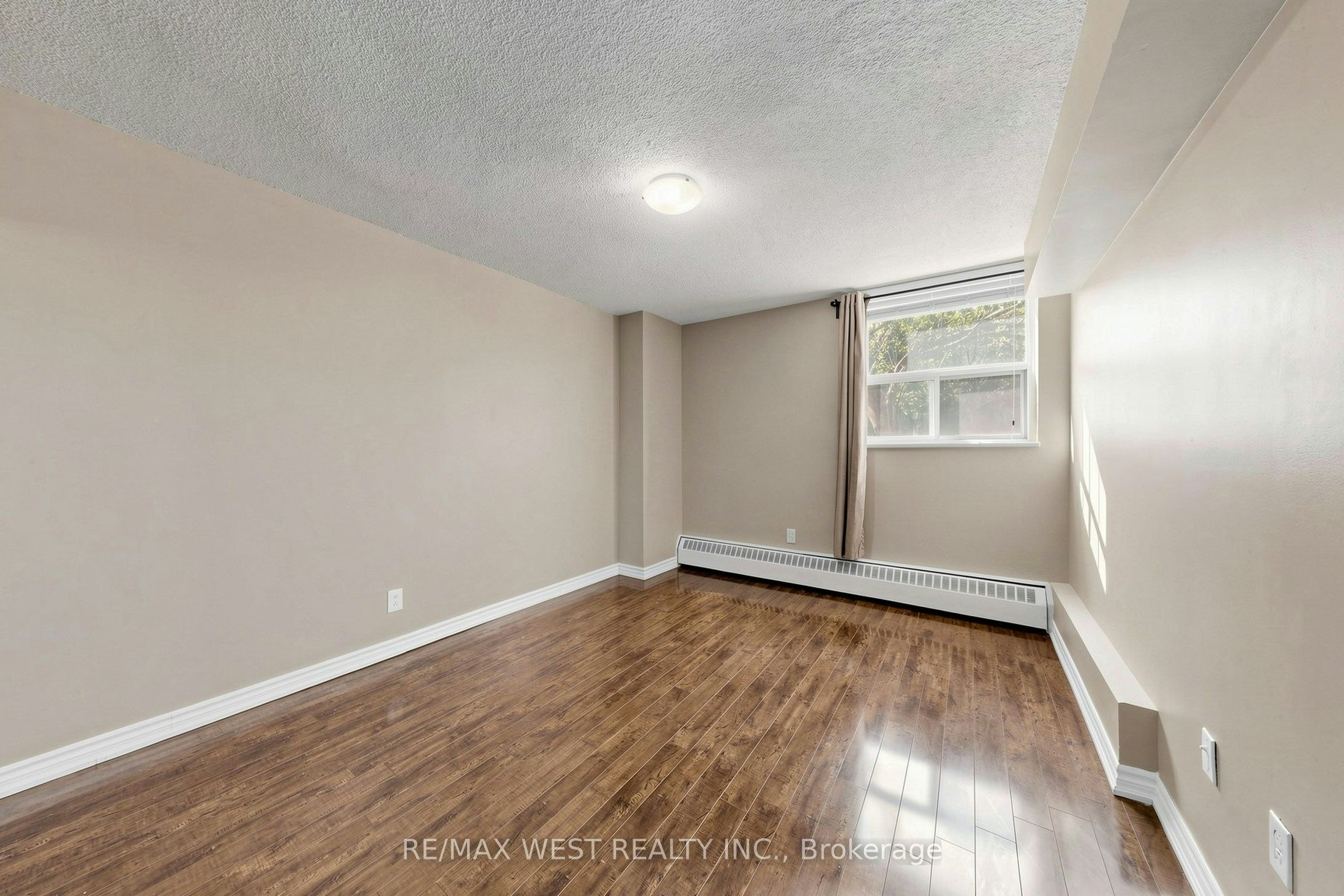 102-370 Dixon Road, Toronto, ON, M9R 1T2 - 21