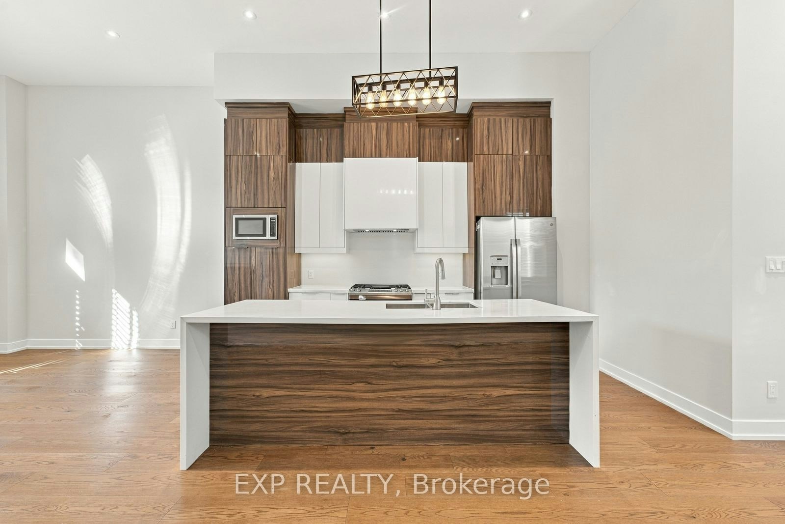 54 Benson Avenue, Mississauga, ON, L5H 2P4 - 6