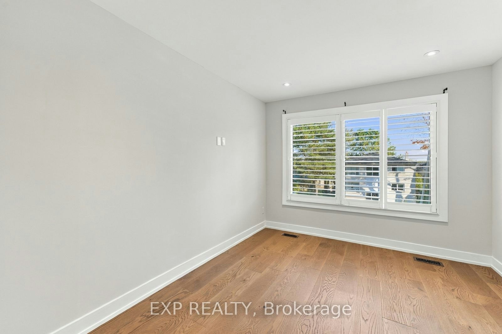 54 Benson Avenue, Mississauga, ON, L5H 2P4 - 22