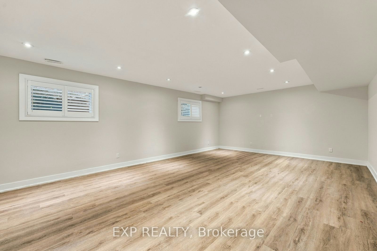 54 Benson Avenue, Mississauga, ON, L5H 2P4 - 28
