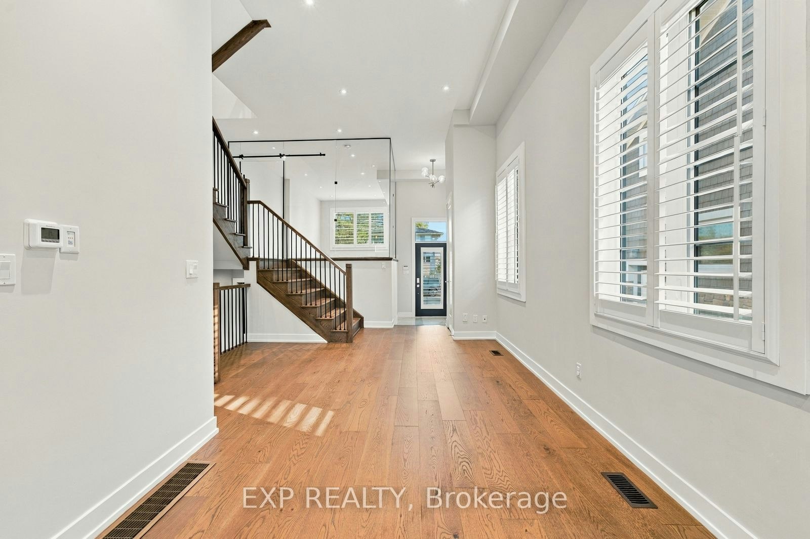 54 Benson Avenue, Mississauga, ON, L5H 2P4 - 9