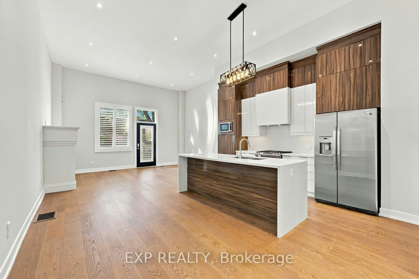 54 Benson Avenue, Mississauga, ON, L5H 2P4 - 4