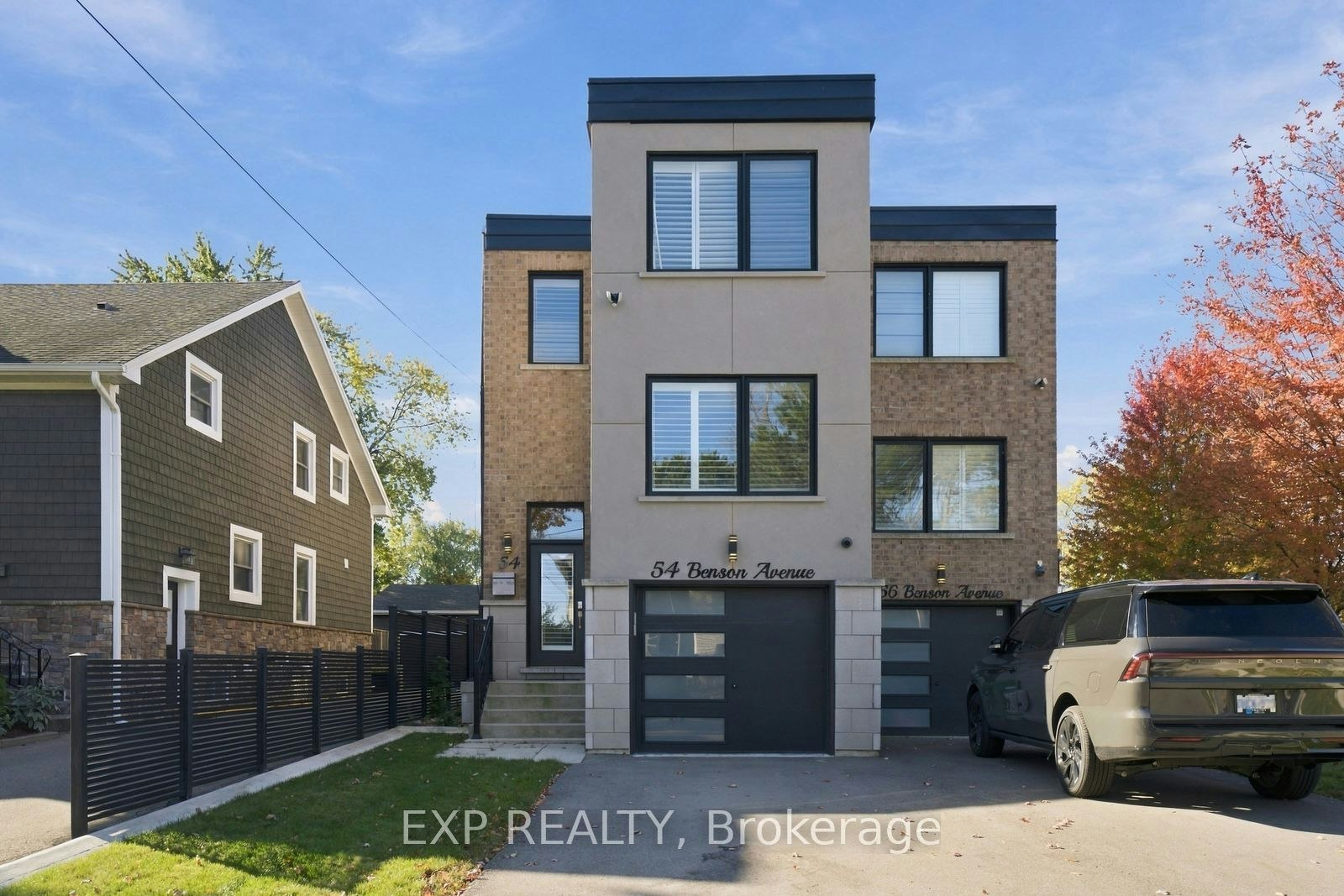 54 Benson Avenue, Mississauga, ON, L5H 2P4