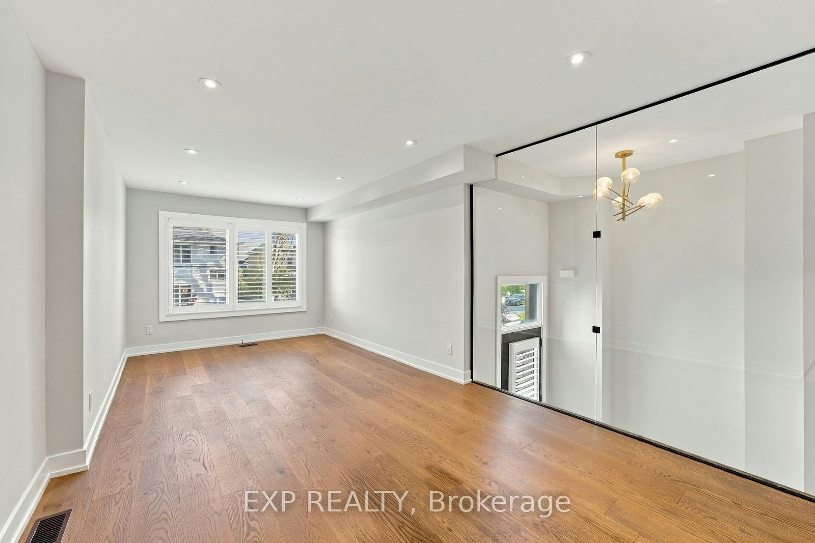 54 Benson Avenue, Mississauga, ON, L5H 2P4 - 12