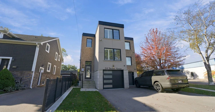 54 Benson Avenue, Mississauga, ON, L5H 2P4 - 2
