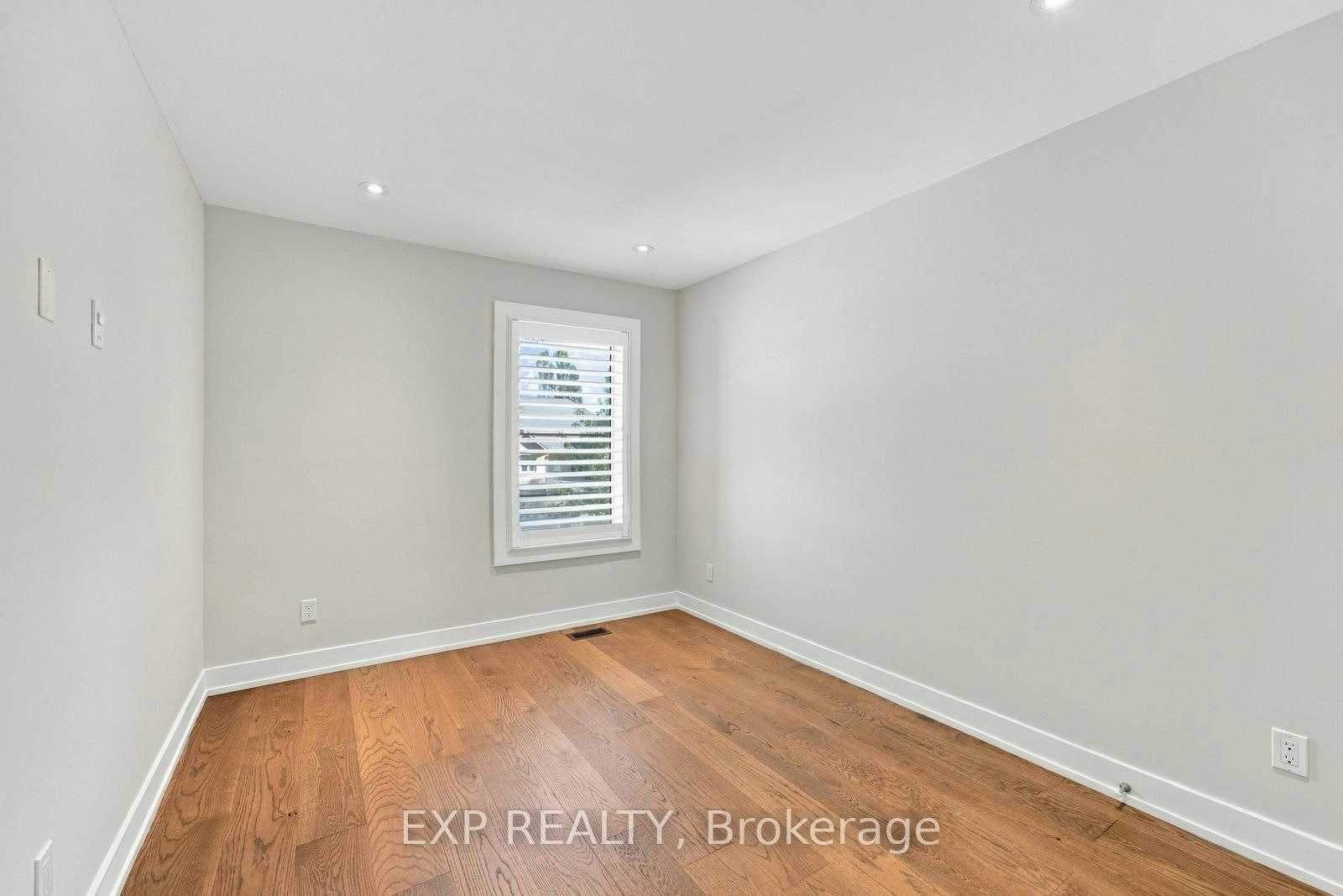54 Benson Avenue, Mississauga, ON, L5H 2P4 - 24