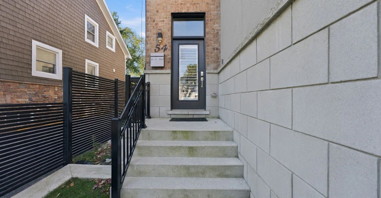 54 Benson Avenue, Mississauga, ON, L5H 2P4 - 3