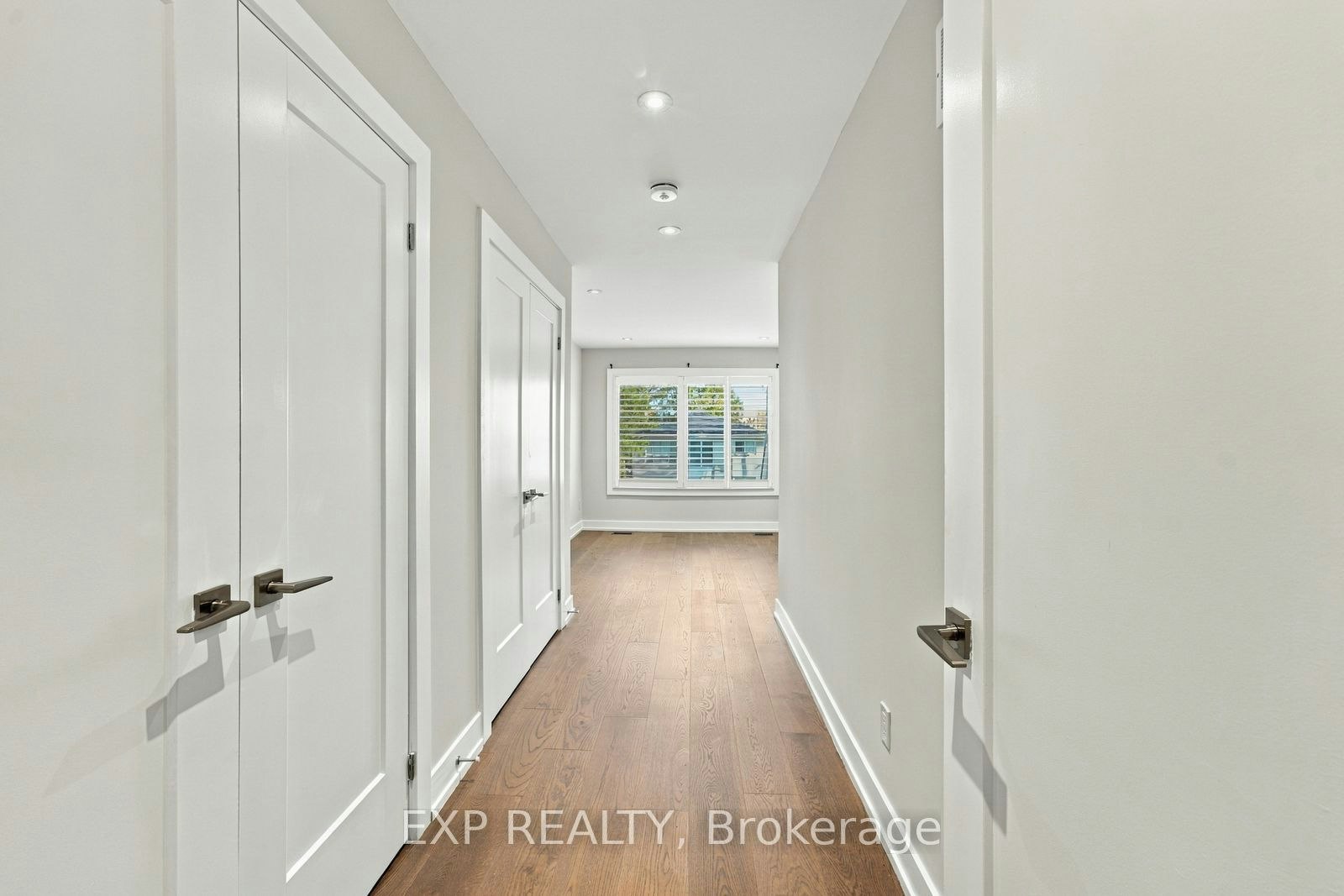 54 Benson Avenue, Mississauga, ON, L5H 2P4 - 21