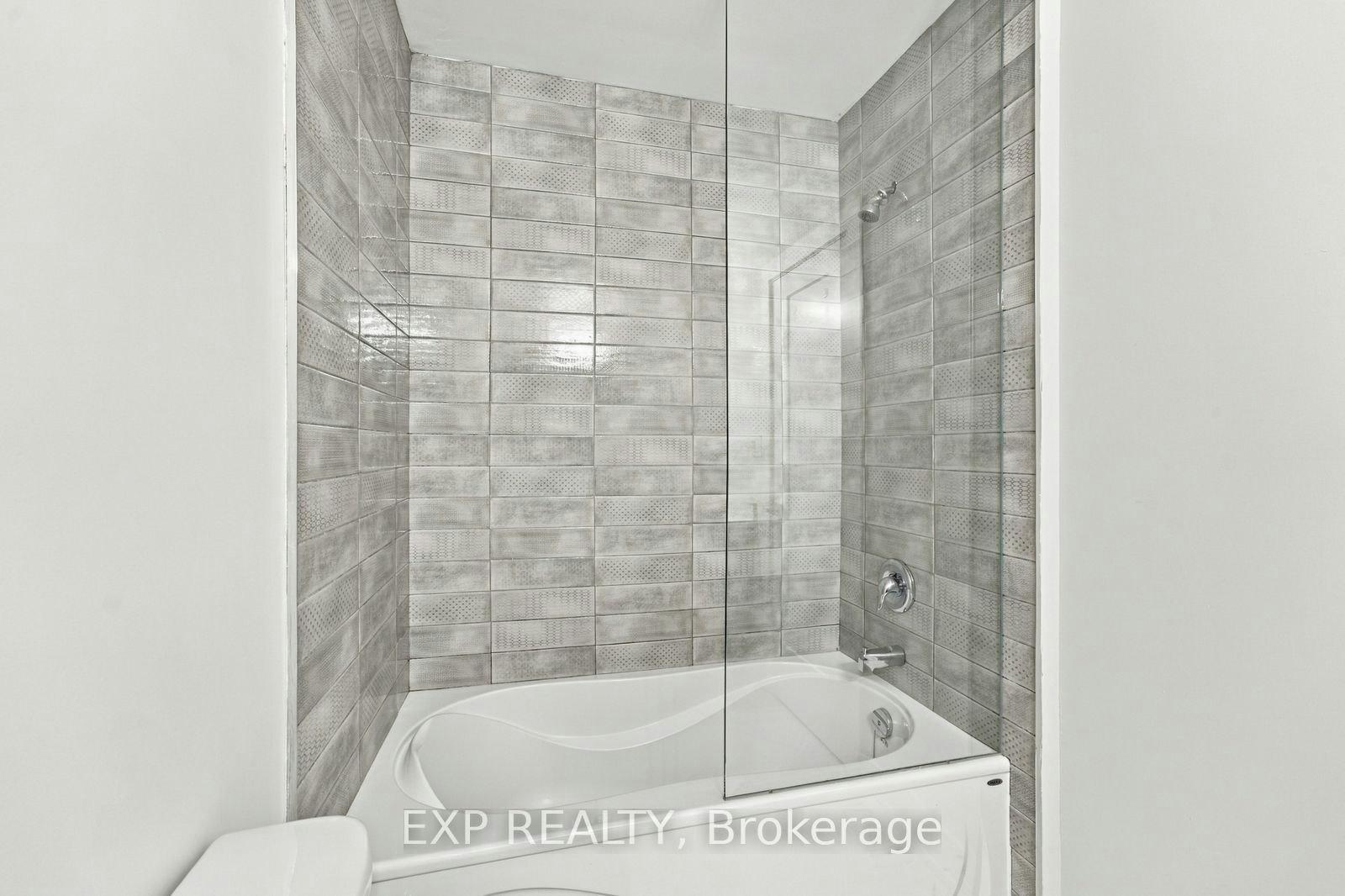 54 Benson Avenue, Mississauga, ON, L5H 2P4 - 26