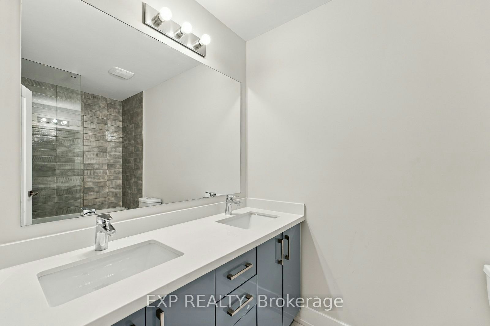 54 Benson Avenue, Mississauga, ON, L5H 2P4 - 25