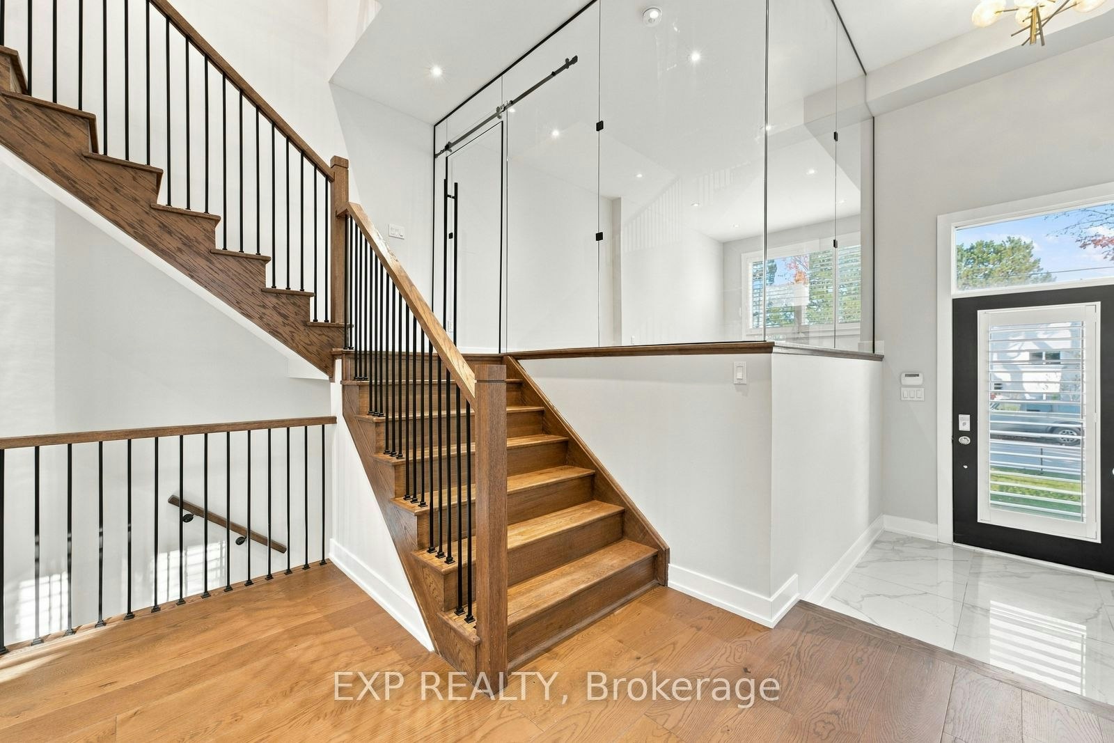 54 Benson Avenue, Mississauga, ON, L5H 2P4 - 11