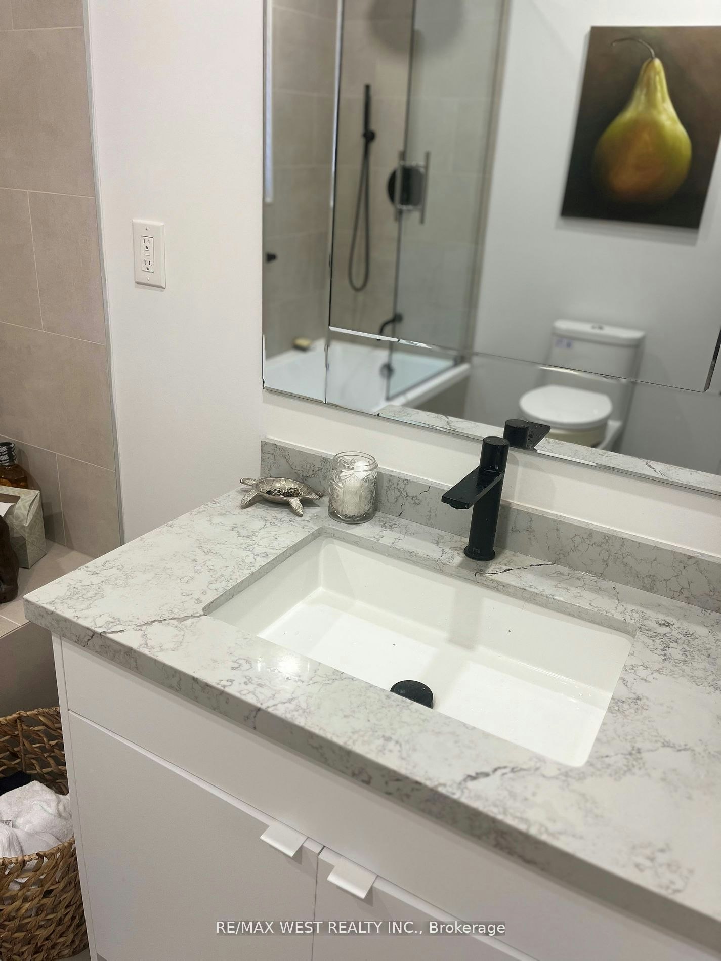 Main-27 Oakview Avenue, Toronto, ON, M6P 3J3 - 10