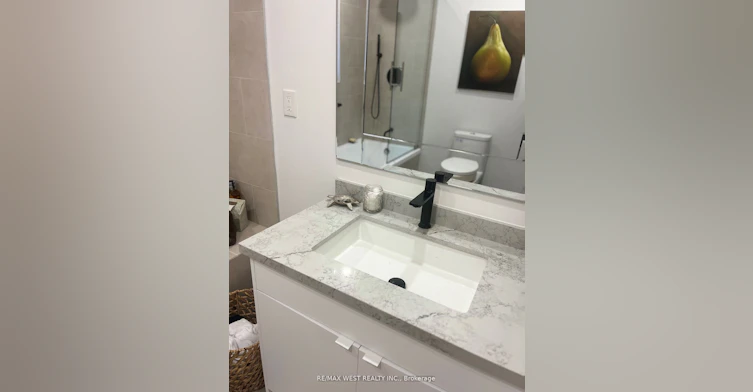 Main-27 Oakview Avenue, Toronto, ON, M6P 3J3 - 10