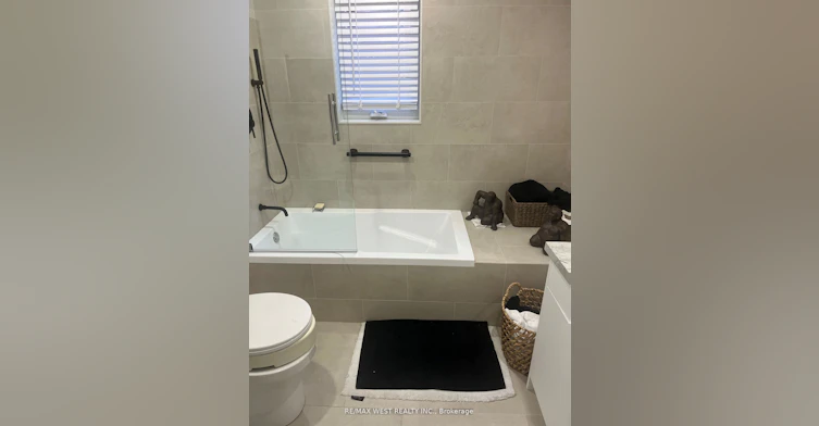 Main-27 Oakview Avenue, Toronto, ON, M6P 3J3 - 12
