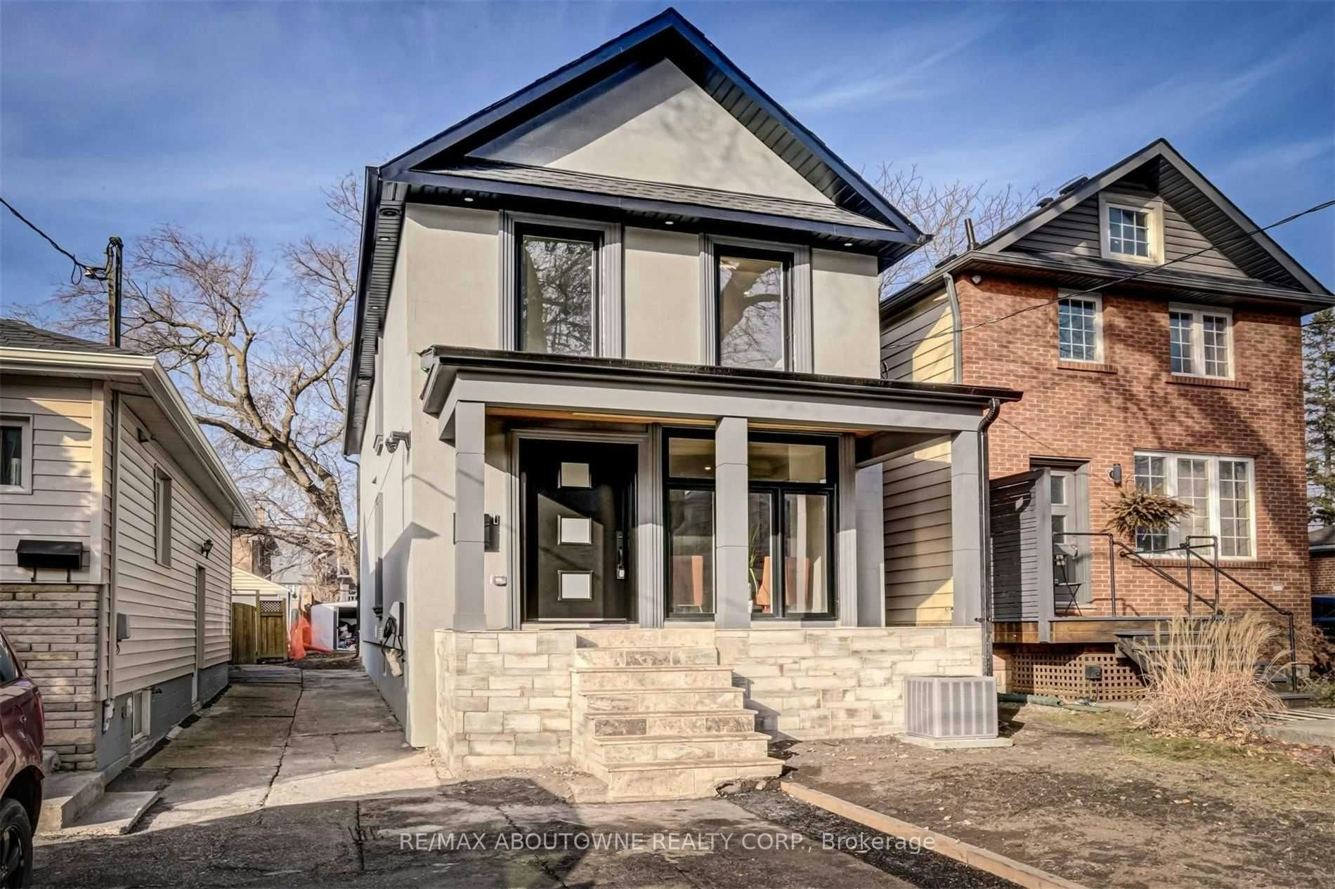 94 Lake Crescent, Toronto, ON, M8V 1W1