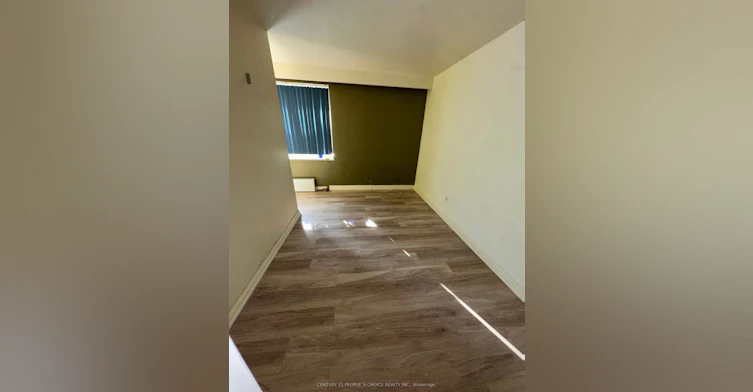 102-50 Gulliver Road, Toronto, ON, M6M 2N2 - 2