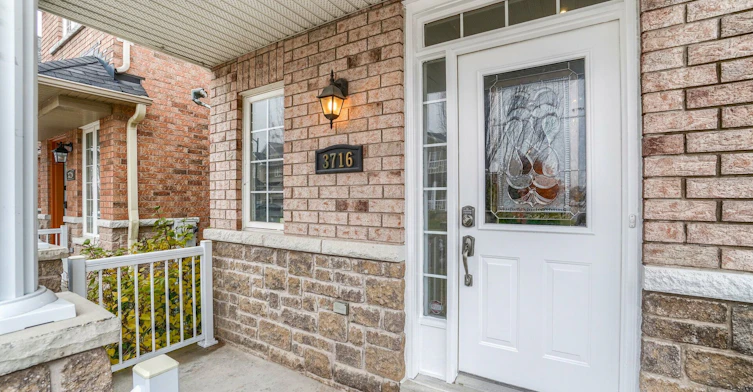 3716 Bloomington Crescent, Mississauga, ON, L5M 0A2 - 4